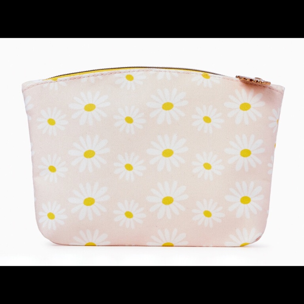 April 2022 Ipsy Makeup Bag
